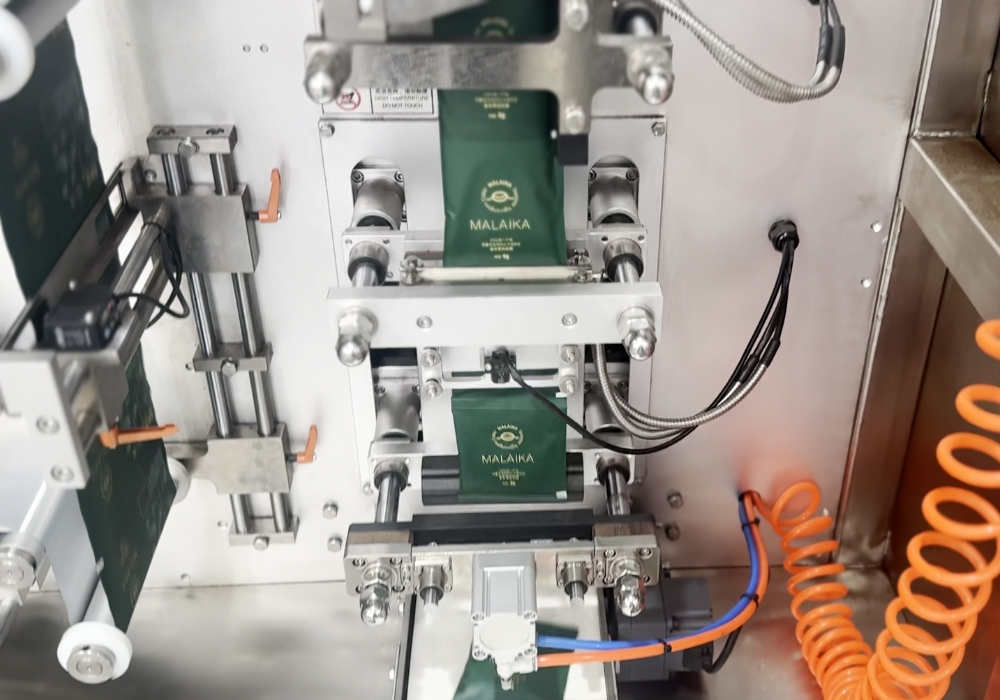 Automatic drip bag coffee packaging machine - ultrasonic sealing